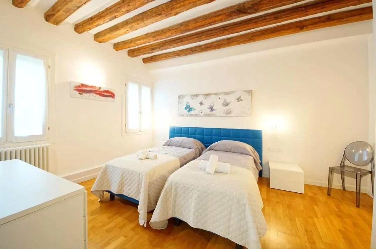Dolcevita Apartments N 502 Biennale Venice 0*,  Italy